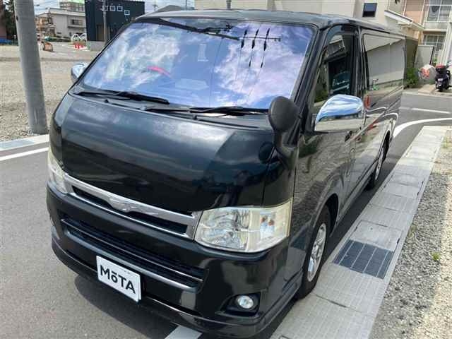 TOYOTA HIACE VAN 2011