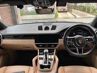 PORSCHE CAYENNE 2018