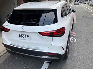 Заказать MERCEDES BENZ GLA CLASS