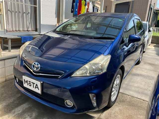 TOYOTA PRIUS ALPHA 2013