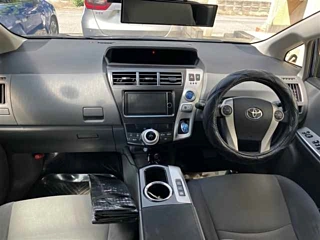 TOYOTA PRIUS ALPHA 2013