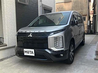Заказать MITSUBISHI DELICA D5