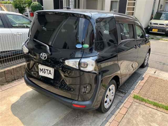 TOYOTA SIENTA 2017