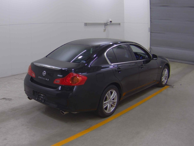 NISSAN SKYLINE 2010