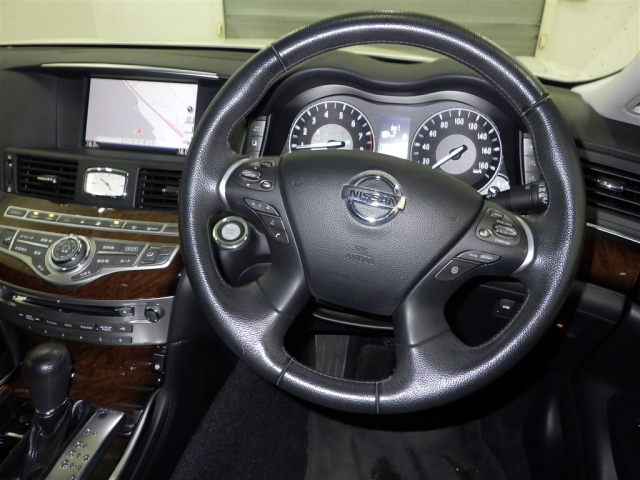 NISSAN FUGA 2011