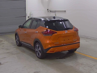 NISSAN KIX 2022