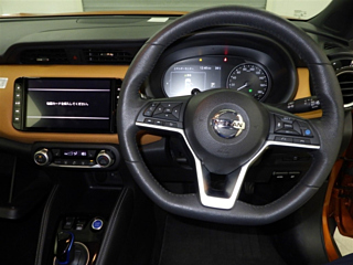 NISSAN KIX 2022