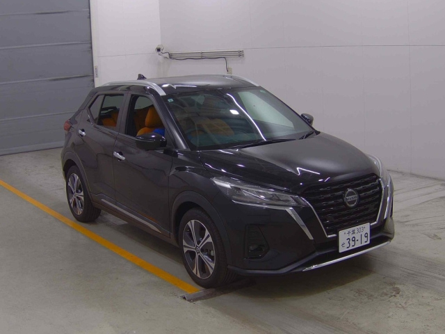 NISSAN KIX 2021