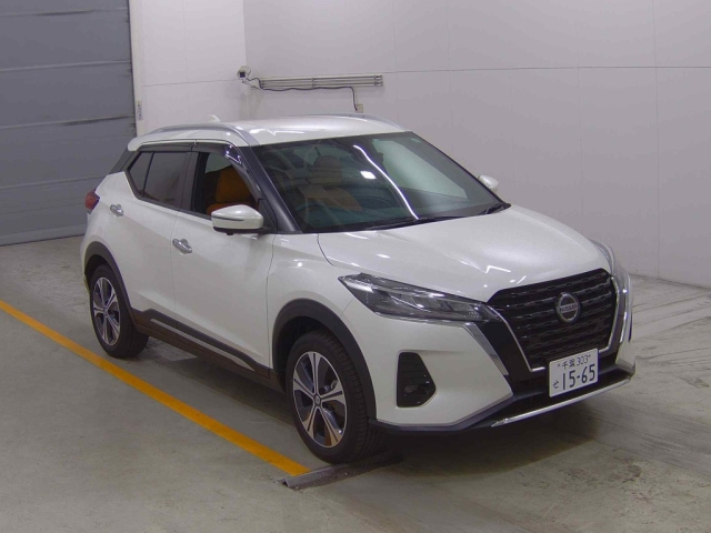 NISSAN KIX 2022