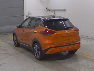 NISSAN KIX 2022