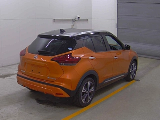 NISSAN KIX 2022