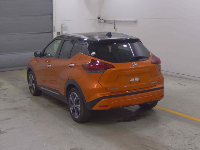NISSAN KIX 2022
