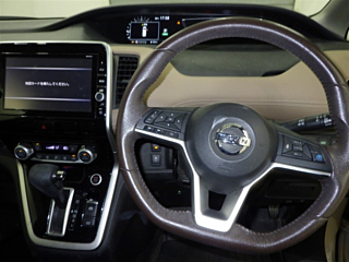 NISSAN SERENA 2017