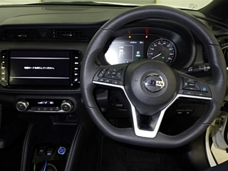 NISSAN KIX 2020