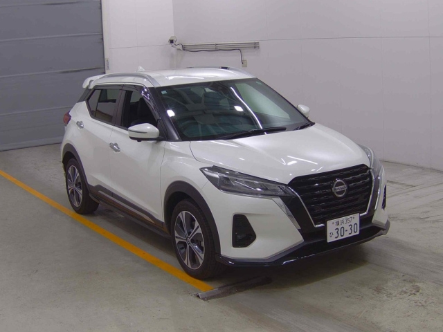 NISSAN KIX 2020