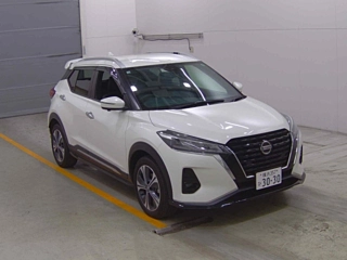 NISSAN KIX 2020