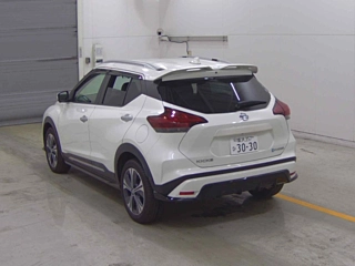 NISSAN KIX 2020