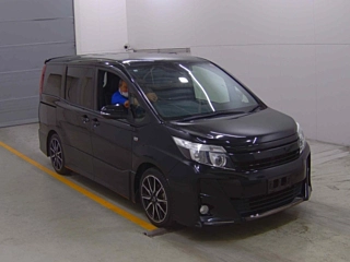 TOYOTA NOAH 2016