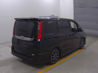 TOYOTA NOAH 2016