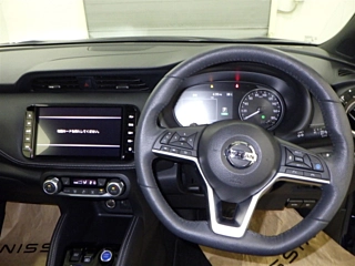 NISSAN KIX 2021