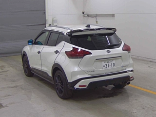 NISSAN KIX 2021
