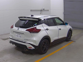 NISSAN KIX 2021