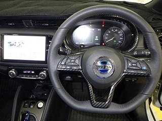 NISSAN KIX 2021
