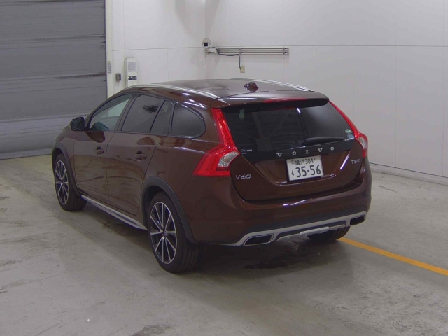 VOLVO V60 2017