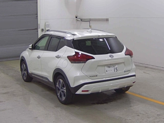 NISSAN KIX 2020