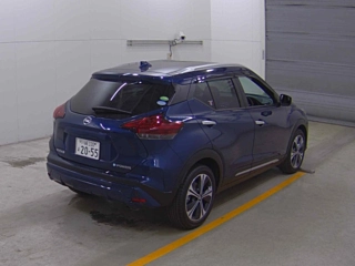 NISSAN KIX 2020