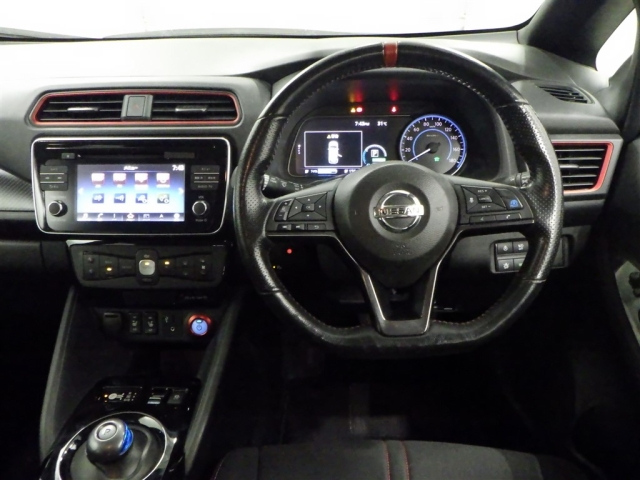 NISSAN LEAF 2019