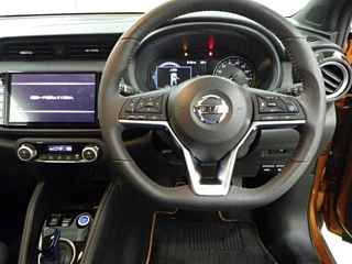 NISSAN KIX 2020