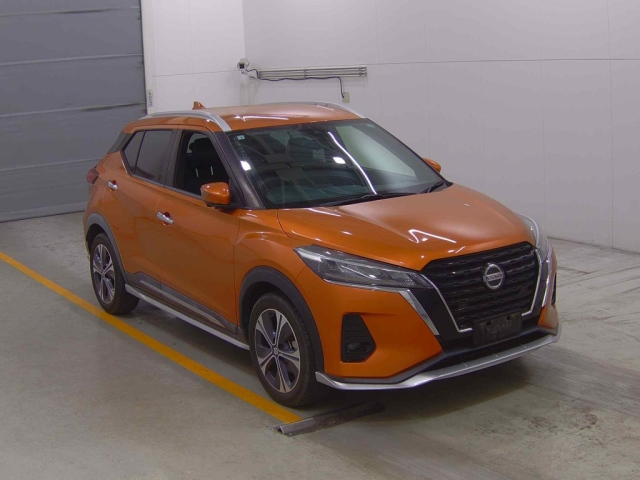 NISSAN KIX 2020