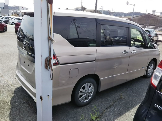 NISSAN SERENA 2018
