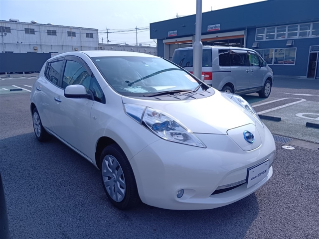 NISSAN LEAF 2015