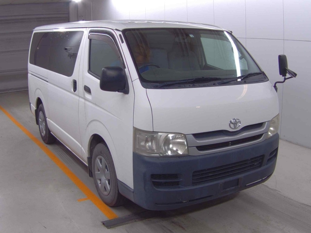 TOYOTA REGIUS ACE VAN 2010