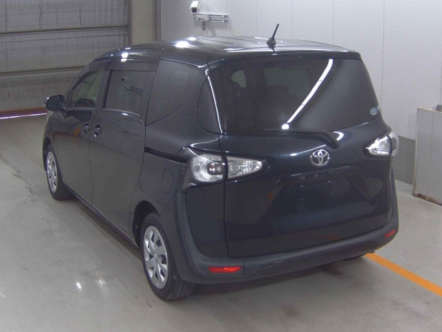 TOYOTA SIENTA 2016