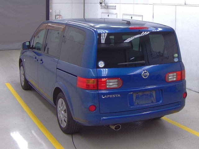 NISSAN LAFESTA 2010