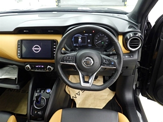 NISSAN KIX 2020