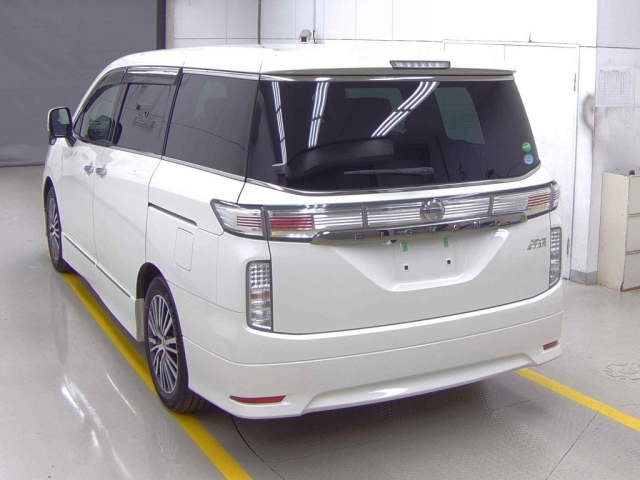 NISSAN ELGRAND 2015