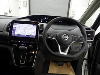 NISSAN SERENA 2019