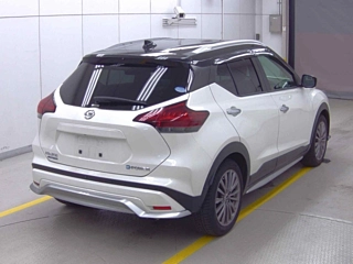 NISSAN KIX 2021