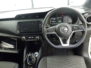NISSAN KIX 2021