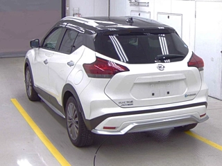 NISSAN KIX 2021