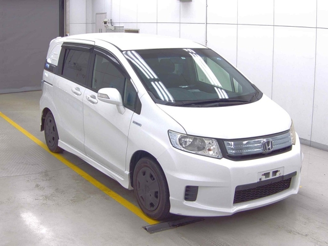 HONDA FREED 2013