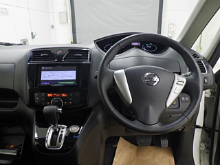 NISSAN SERENA 2015
