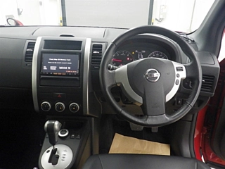 NISSAN X-TRAIL 2012