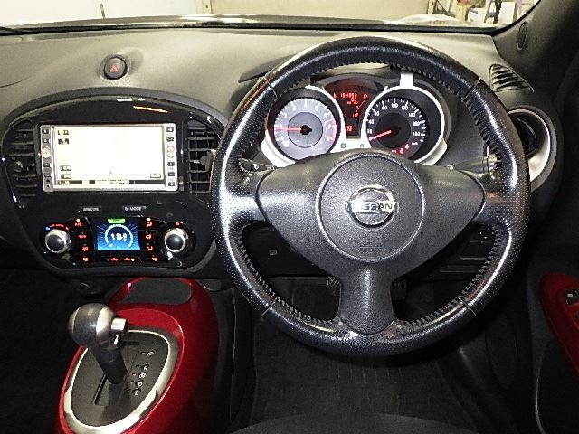 NISSAN JUKE 2010