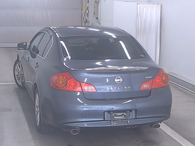 NISSAN SKYLINE 2010