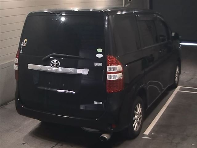 TOYOTA NOAH 2012